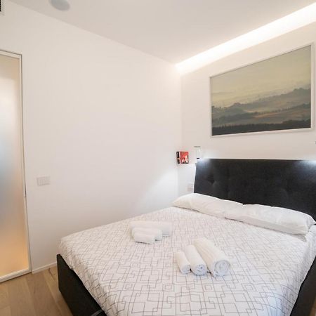 Navigli-Centro-Universita, Amazing New Apartment Милано Екстериор снимка