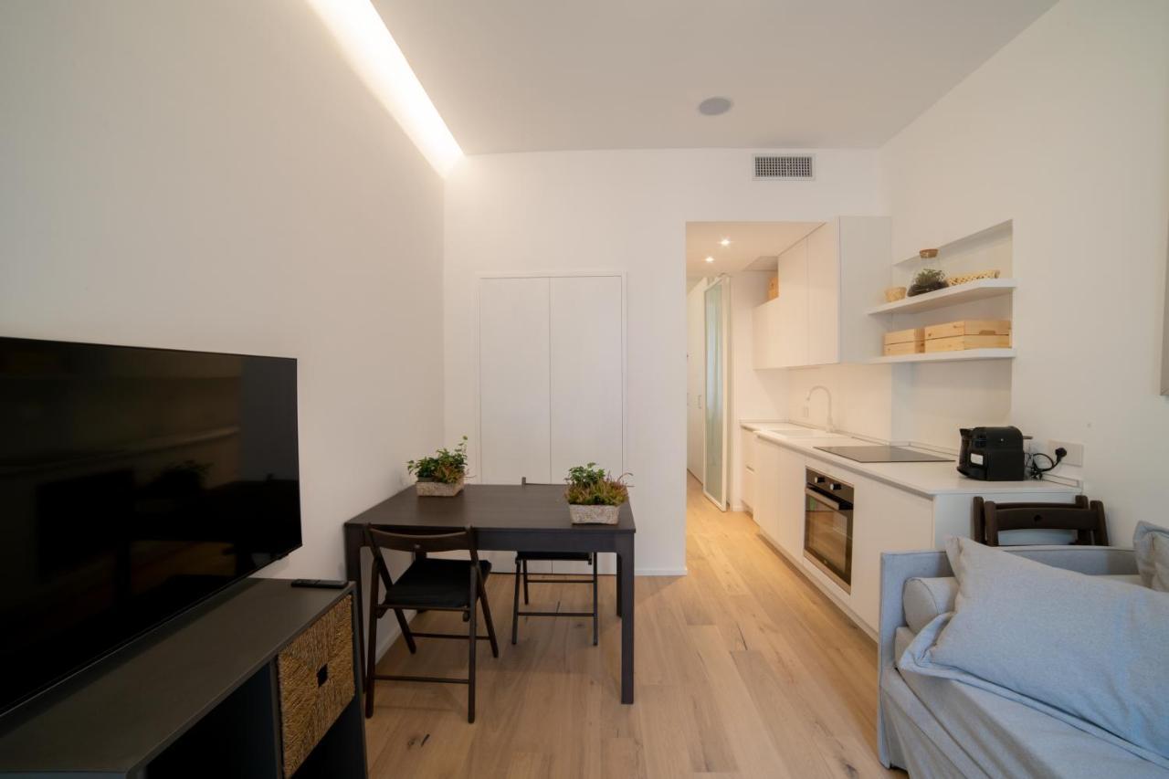 Navigli-Centro-Universita, Amazing New Apartment Милано Екстериор снимка