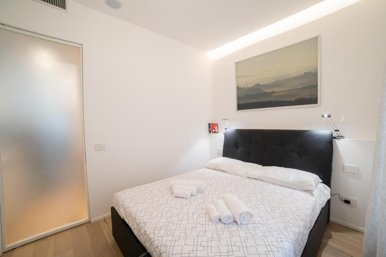 Navigli-Centro-Universita, Amazing New Apartment Милано Екстериор снимка