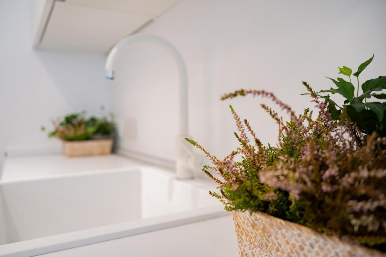 Navigli-Centro-Universita, Amazing New Apartment Милано Екстериор снимка